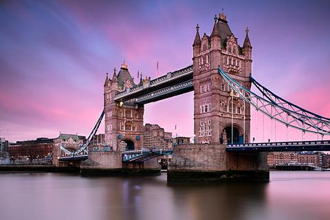 Photo of a famous London sight, e.g.: Trafalgar Square, London Bridge, ecc.
